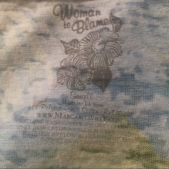 MARGARITAVILLE V NECK GRAPHIC TEE - Picture 3 of 4